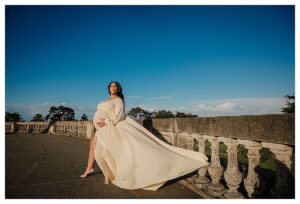 pregnant woman wigth flowing gown in san francisco